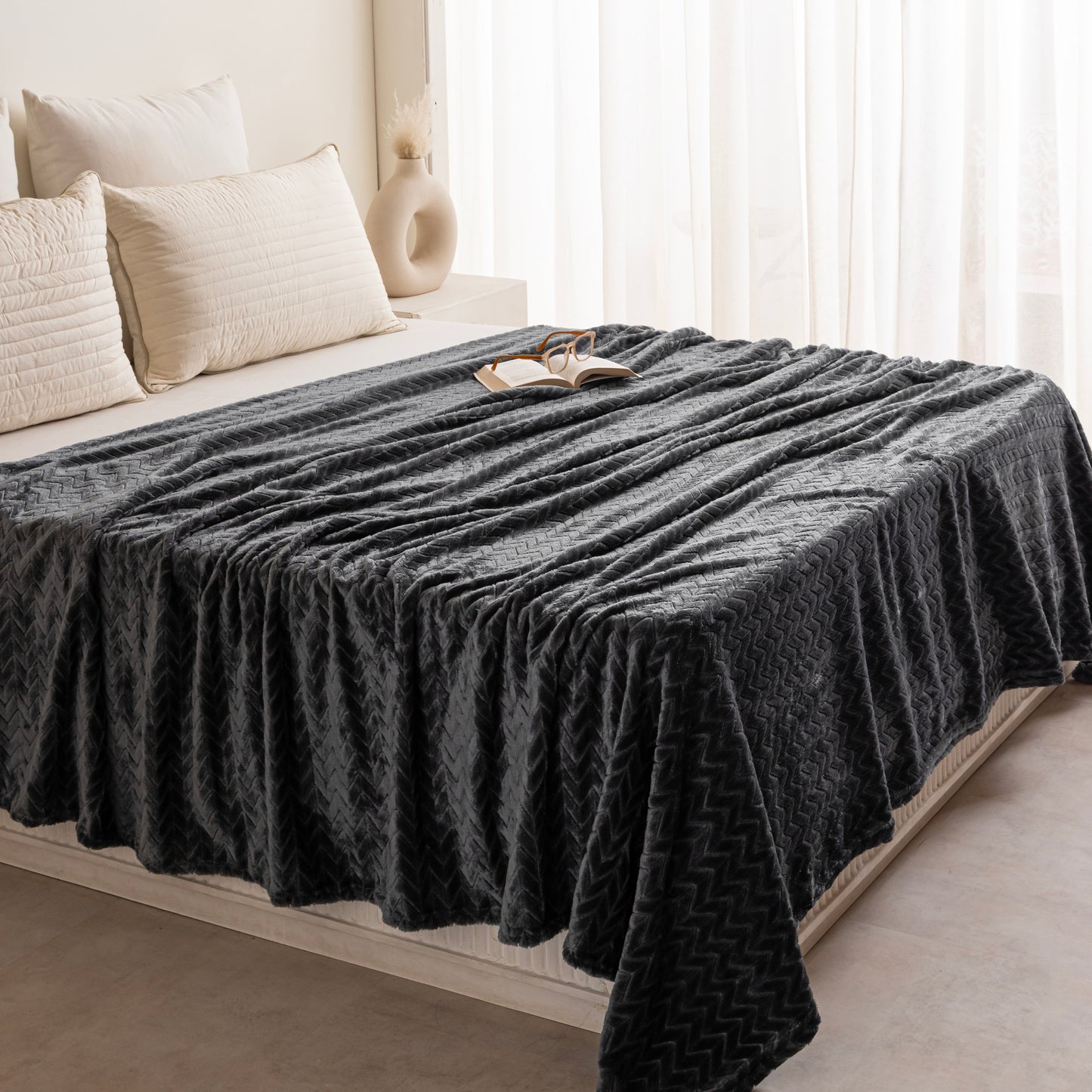 Fort Mellow - Wave Plush Blanket (Grey)