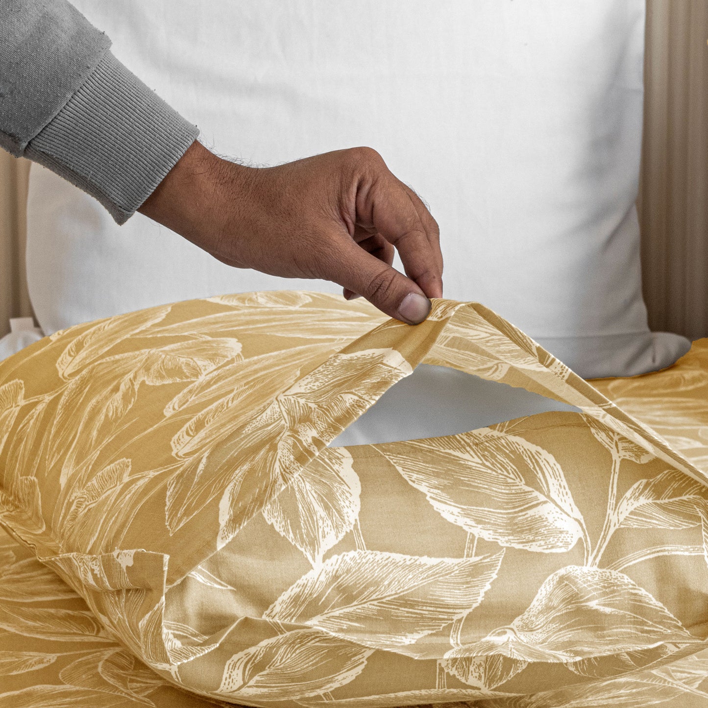 Imprimer Lilac - Leaf Printed Pillow Cover (Golden)