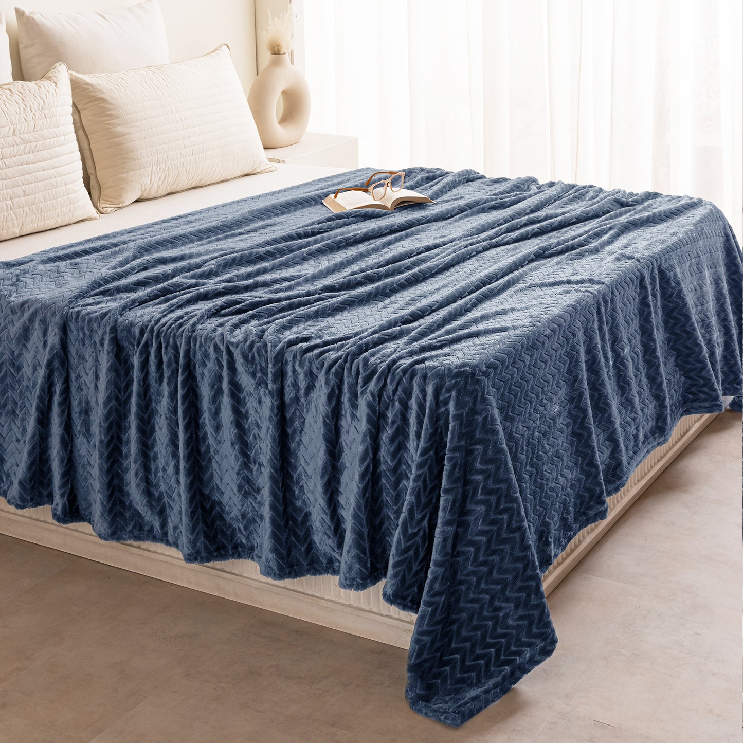 Fort Mellow - Wave Plush Blanket (Frost Blue)