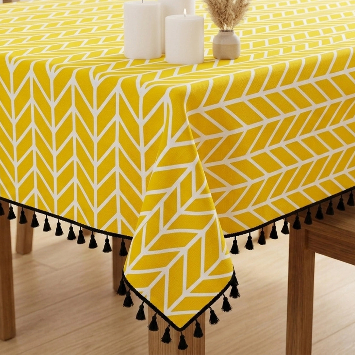 Imprimer Handpicked Aztec - Table Cover (Yellow)