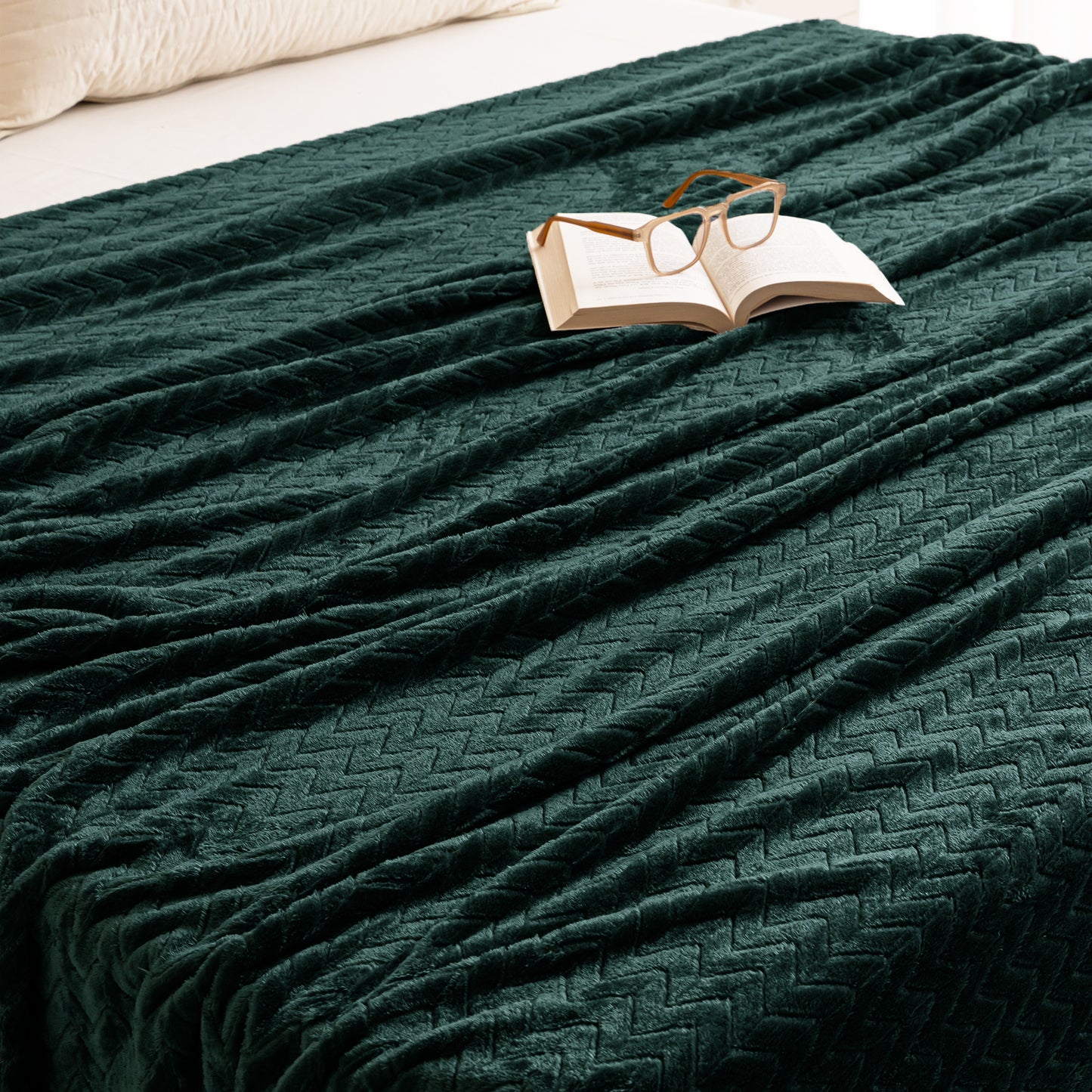 Fort Mellow - Wave Plush Blanket (Emerald Green)
