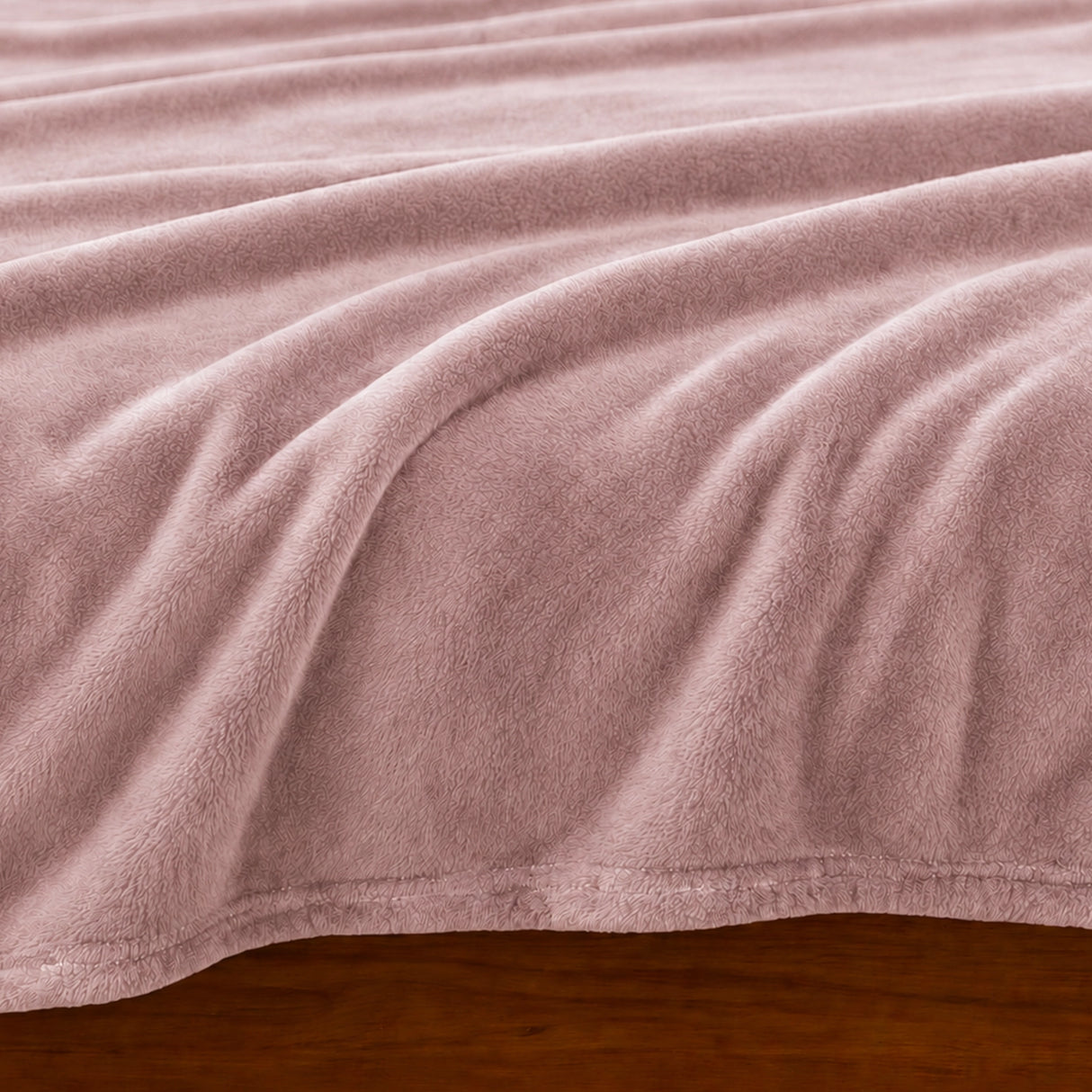 Fort Mellow - Solid Plush Blanket (Pink)