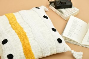 Featherfield Pinch - Tufted Cushion Cover