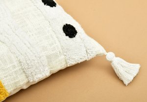 Featherfield Pinch - Tufted Cushion Cover
