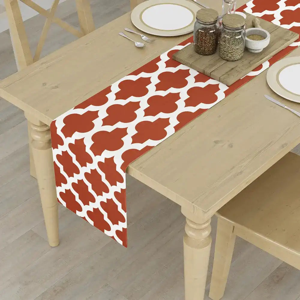 Imprimer Quatrefoil - Printed Dining Table Runner (Rust)