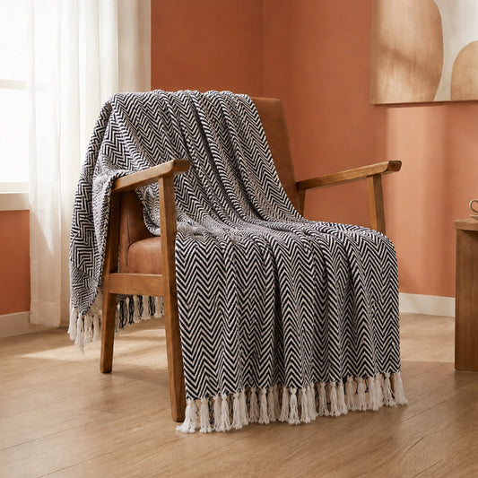 Tessitura Black Chevron - ThrowTessitura Black Chevron - Throw