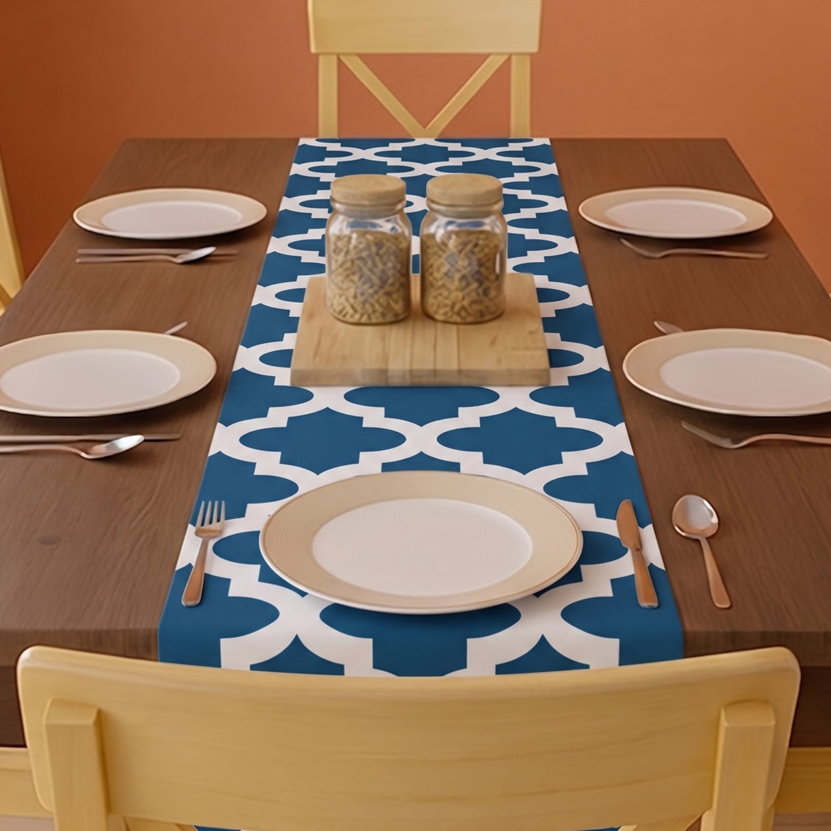 Imprimer Quatrefoil - Printed Table Runner (Blue)