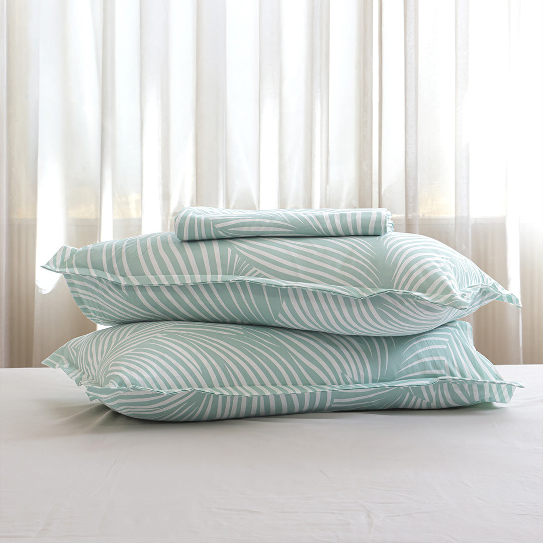 Mint Green Feather - Fitted Sheet (Mint Green & White)