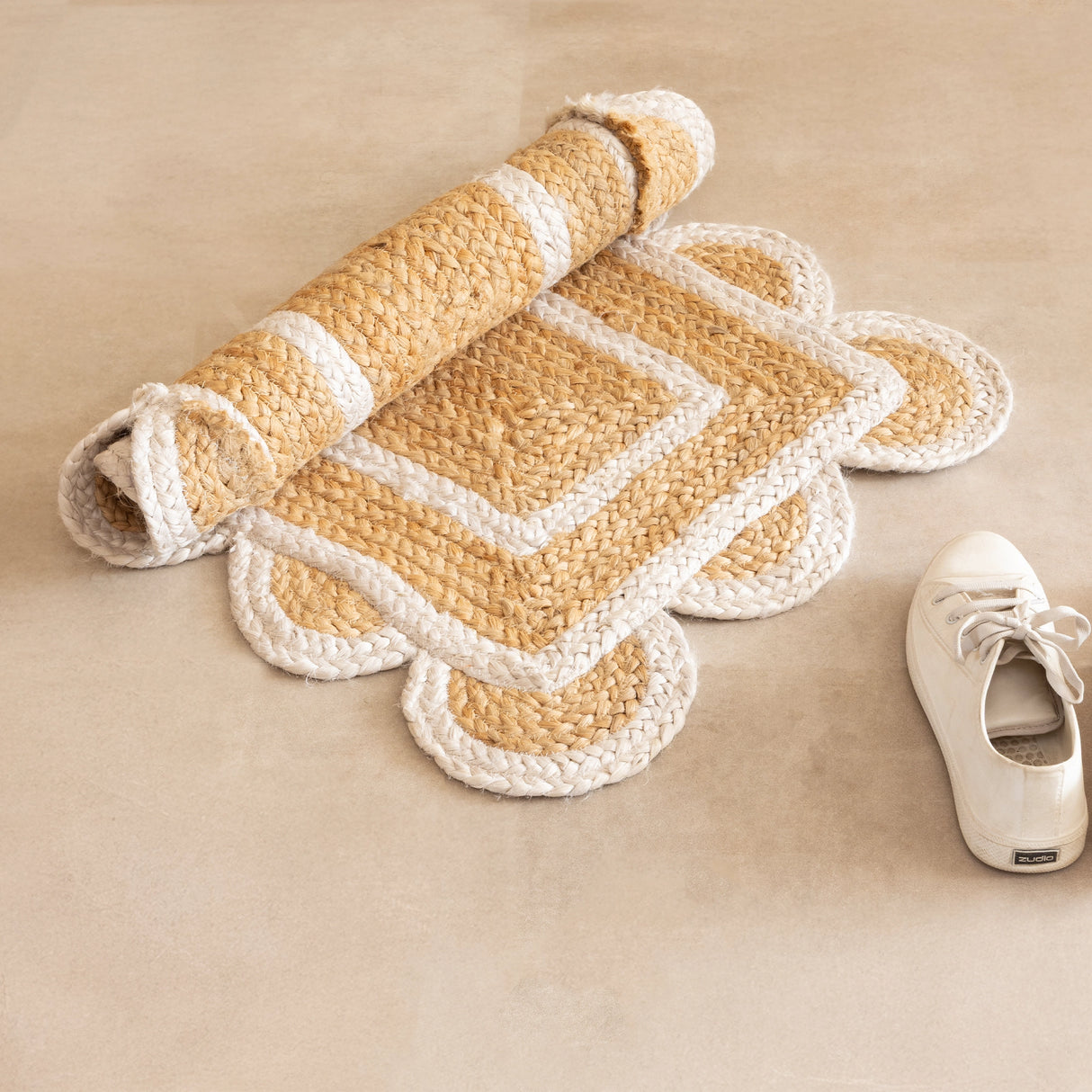 Scalloped Border Jute Area Rug - Rectangular