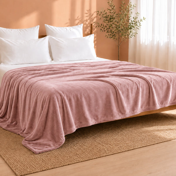 Fort Mellow - Solid Plush Blanket (Pink)