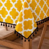 Imprimer Handpicked Quatrefoil - Table Cover (Yellow)