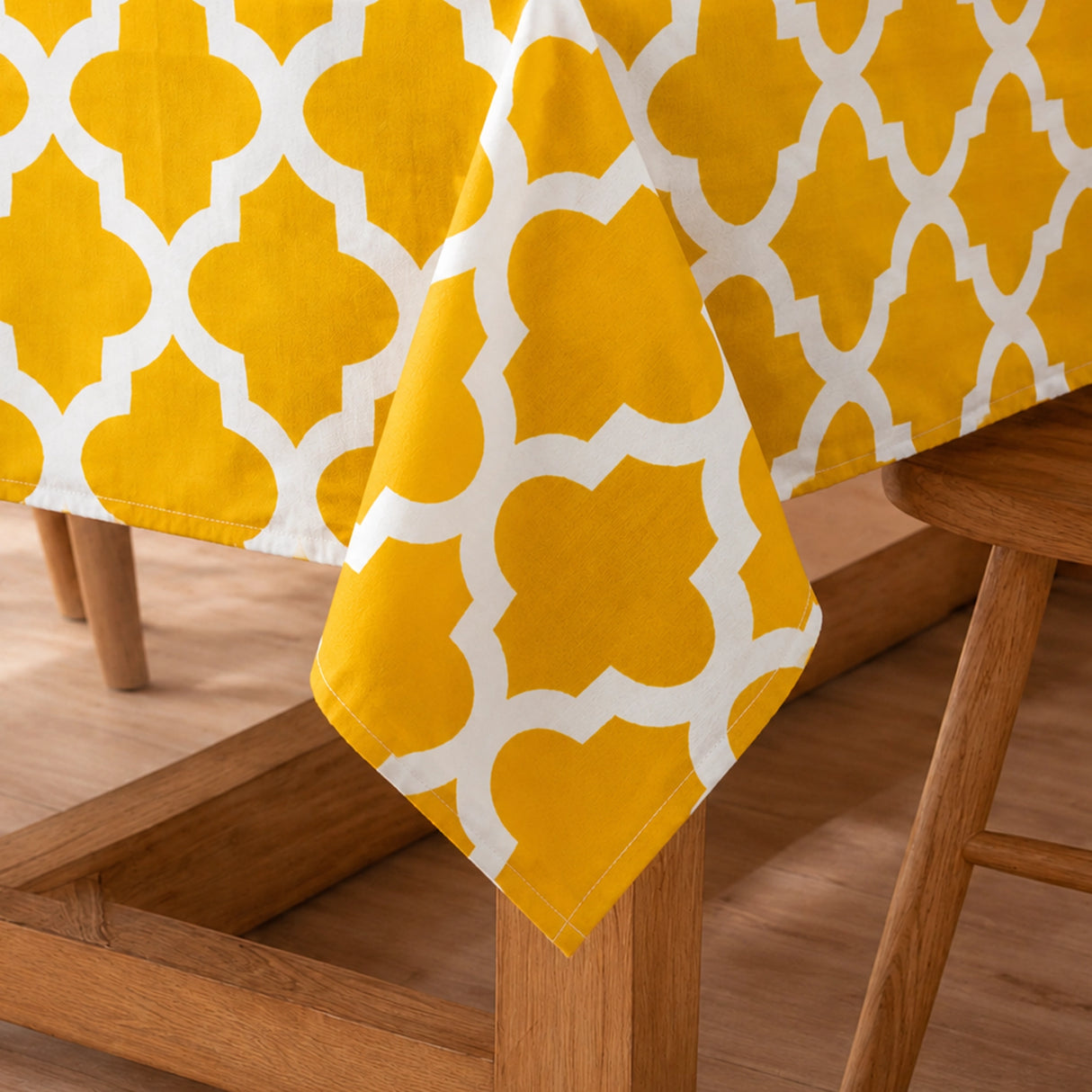 Imprimer Quatrefoil - Printed Dining Table Cover (Yellow)