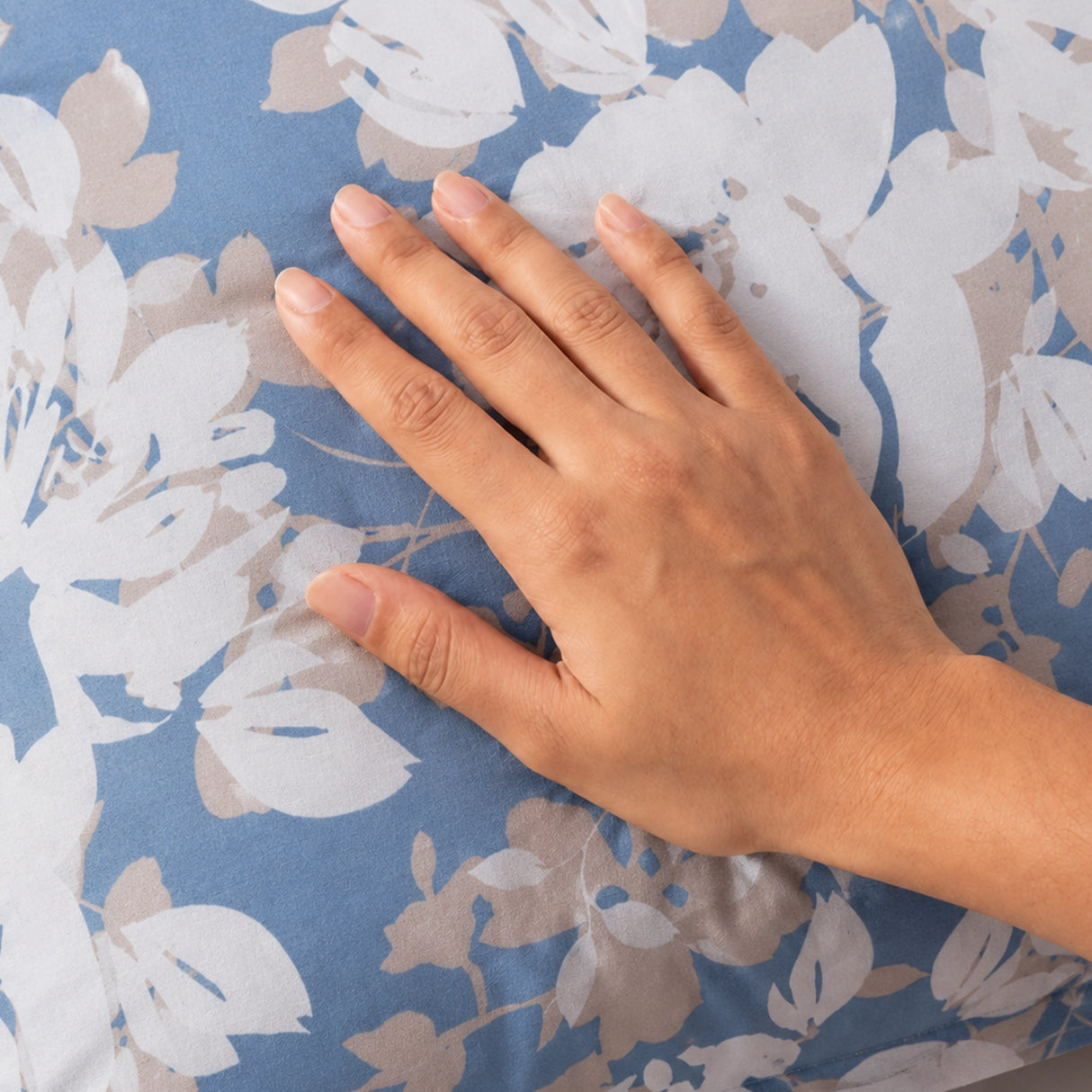 Imprimer Blossom Haze - Pillow Cover
