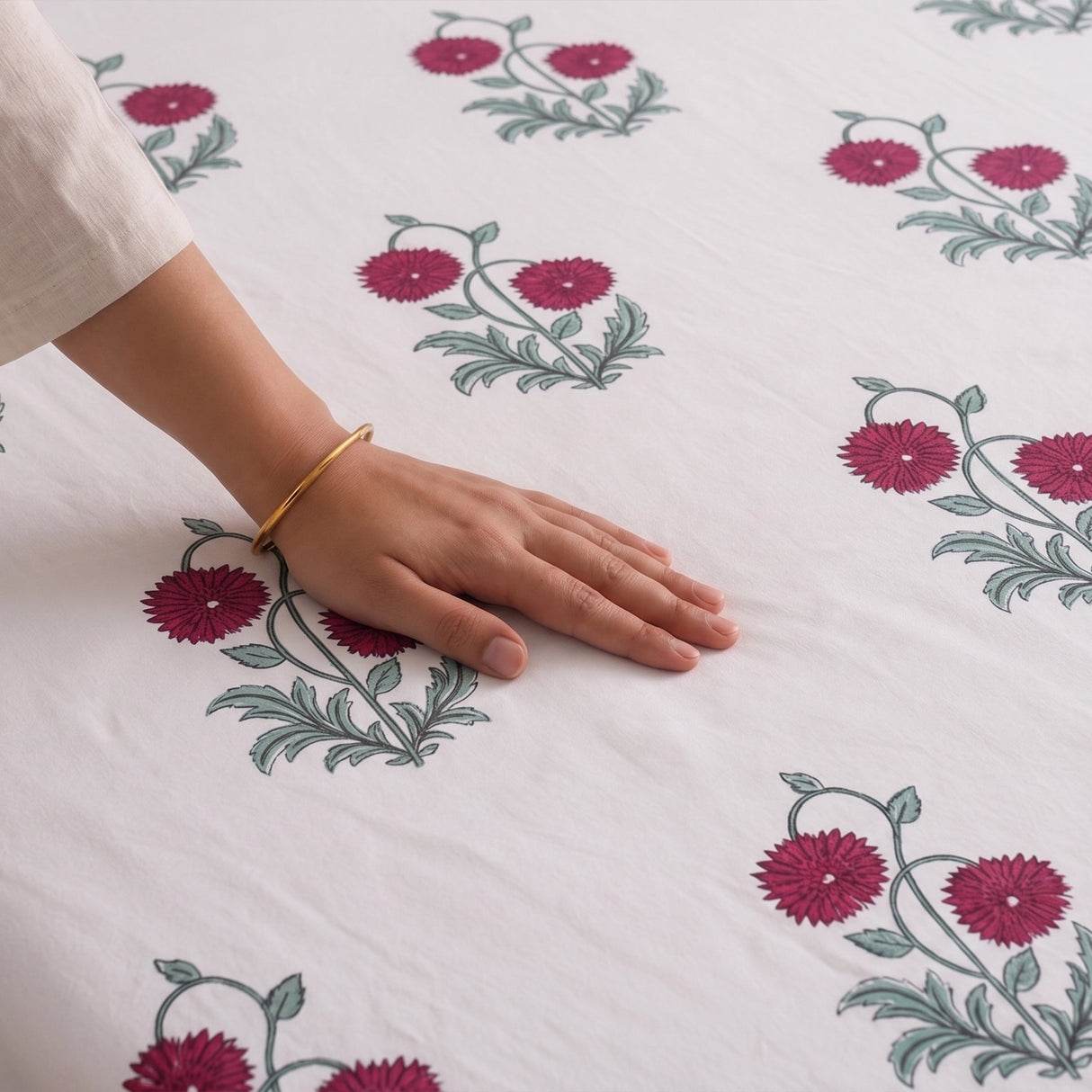Imprimer Vignette - Floral Printed Bedsheet (Red)