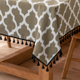 Imprimer Handpicked Quatrefoil - Table Cover (Grey)