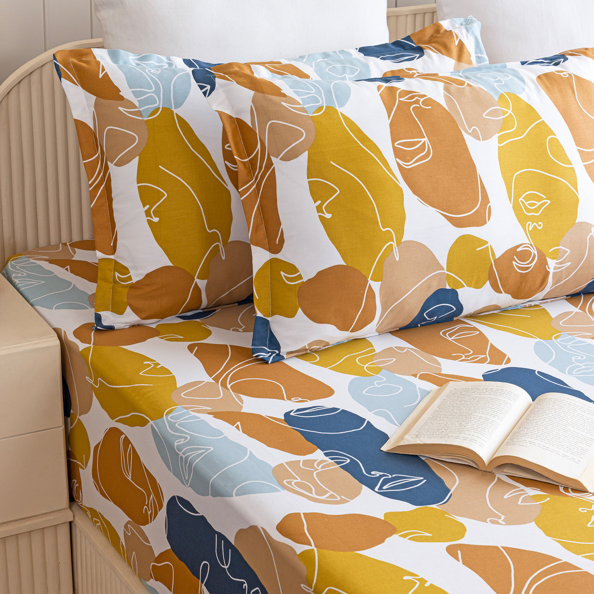 Imprimer Faces of Color - Fitted Sheet