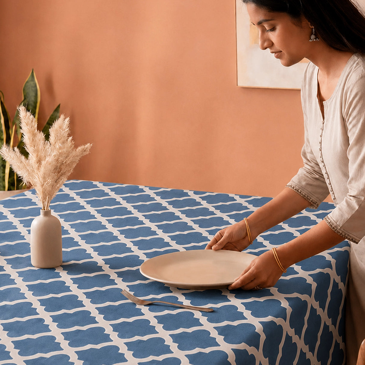 Imprimer Quatrefoil - Printed Table Cover (Blue)