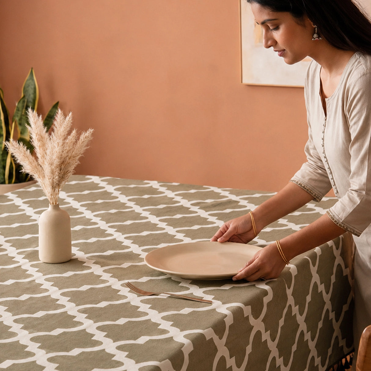 Imprimer Quatrefoil - Printed Dining Table Cover (Grey)