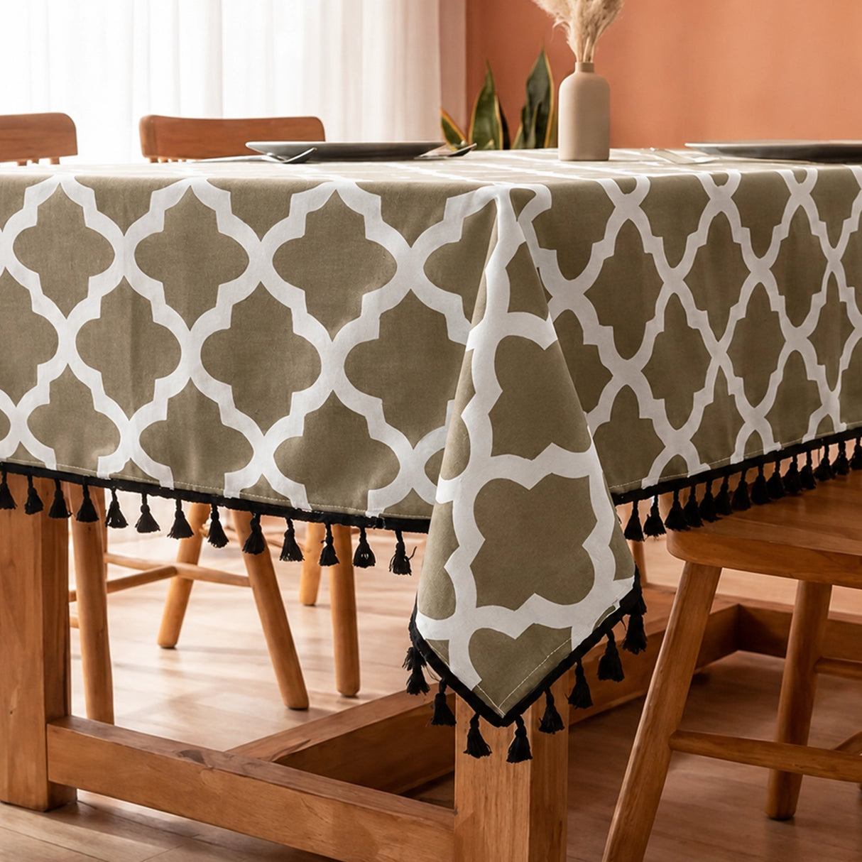 Imprimer Handpicked Quatrefoil - Table Cover (Grey)