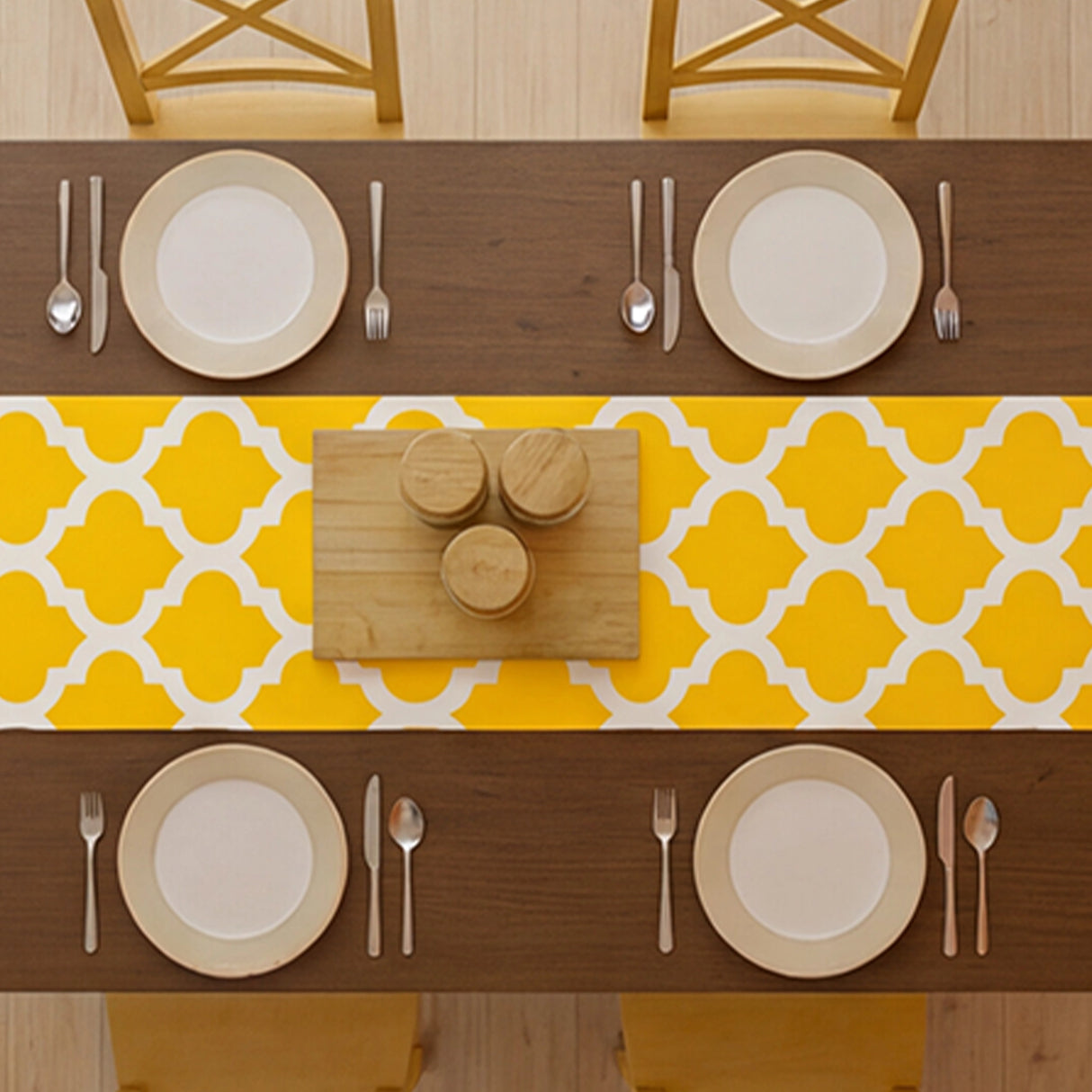 Imprimer Quatrefoil - Printed Dining Table Runner (Yellow)