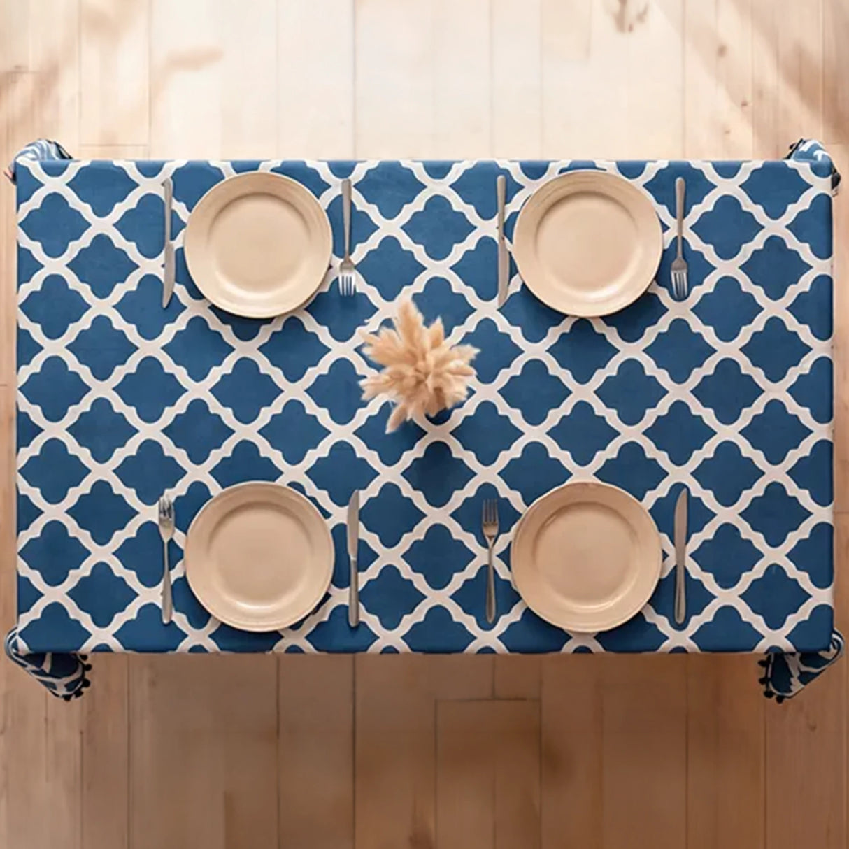 Imprimer Quatrefoil - Printed Table Cover (Blue)