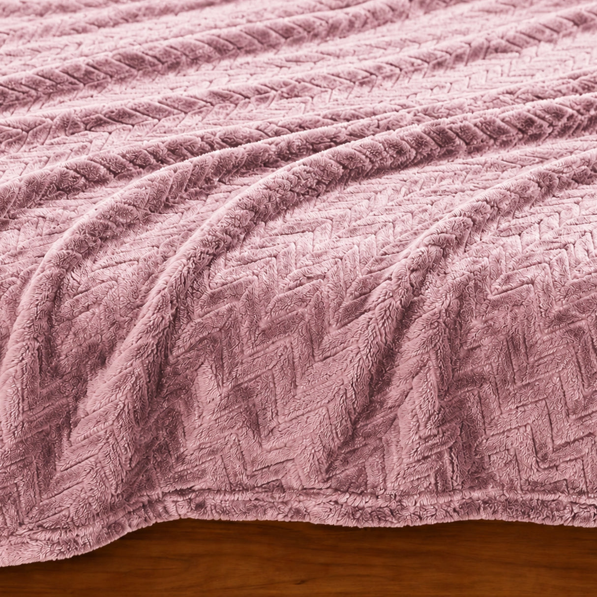Fort Mellow - Wave Plush Blanket (Pink)