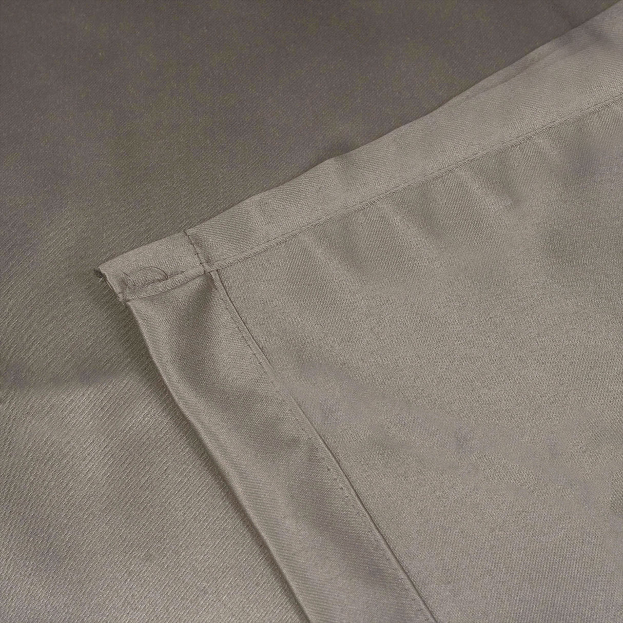 Fort Essential - Loop Curtain